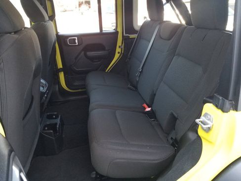 Used 2022 Jeep Wrangler Unlimited Sport AWD/4WD image 12
