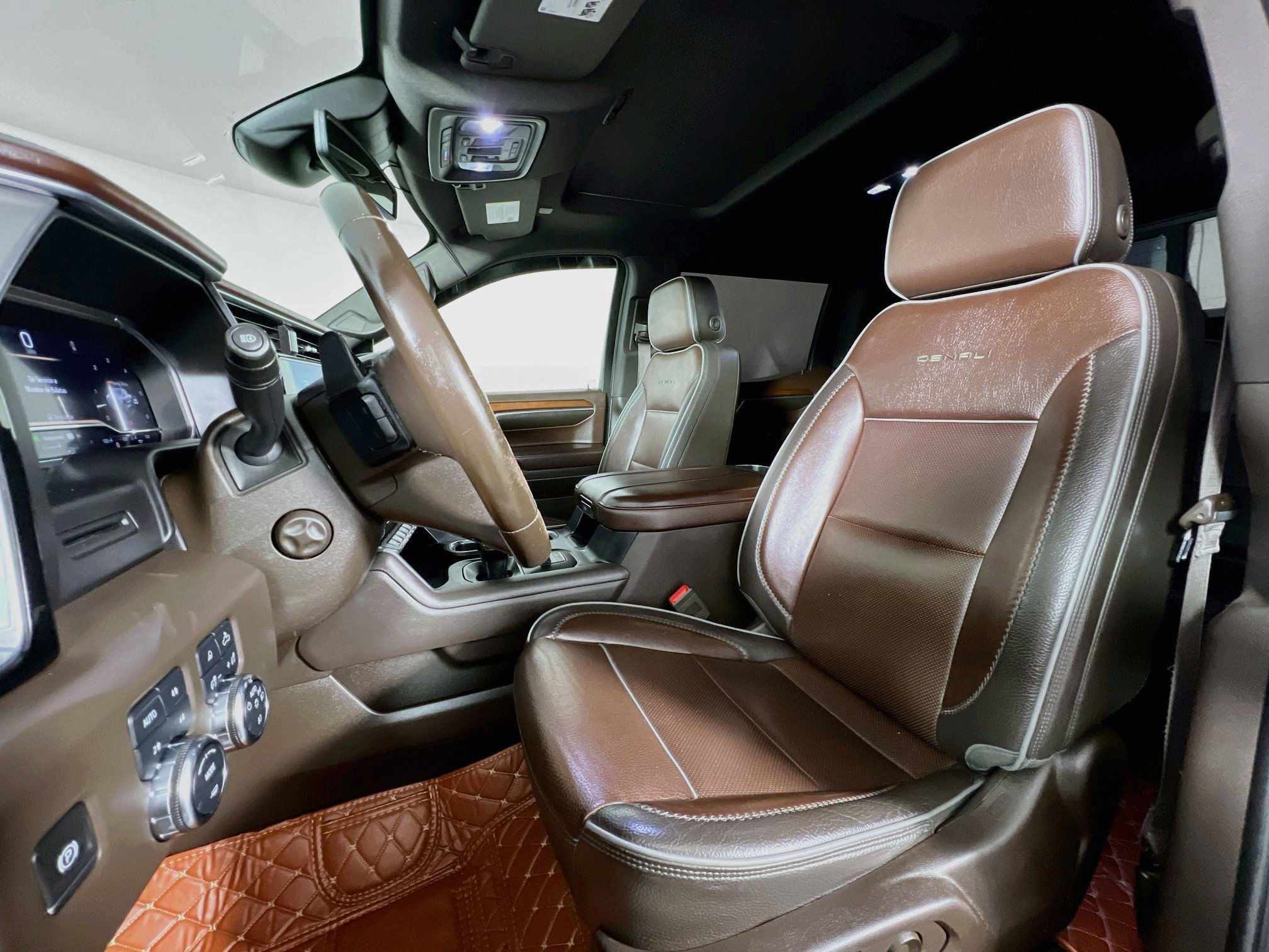 Used 2023 GMC Sierra 1500 Denali AWD/4WD image 11