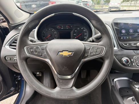 Used 2020 Chevrolet Malibu LT FWD image 25