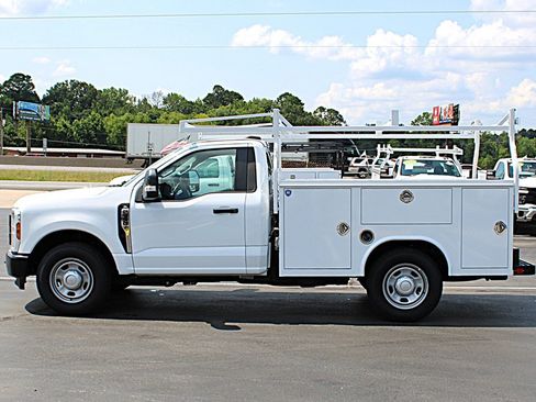 Used 2025 Ford F350 XL w/ XL Driver Assist Package RWD image 6