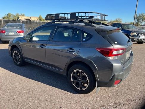 Used 2022 Subaru Crosstrek 2.0i Premium image 4