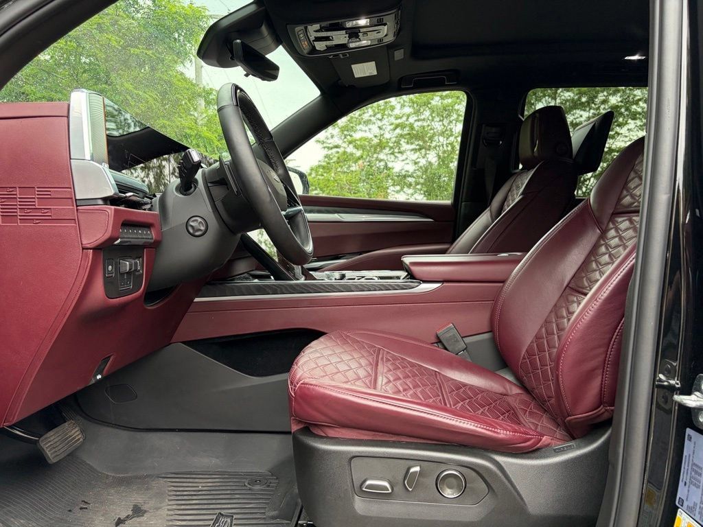 Used 2025 Cadillac Escalade Sport w/ Touring Package AWD/4WD image 14