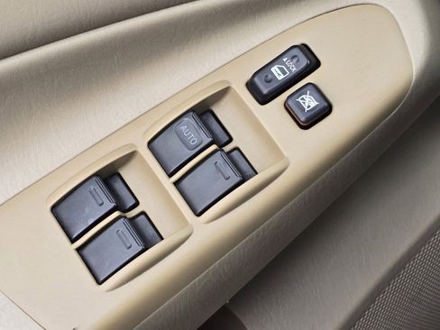 Used 2011 Toyota Tacoma 4x4 Double Cab w/ SR5 Pkg #2 image 28