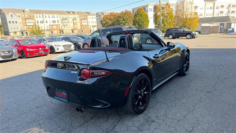 Used 2018 MAZDA MX-5 Miata Club RWD image 8
