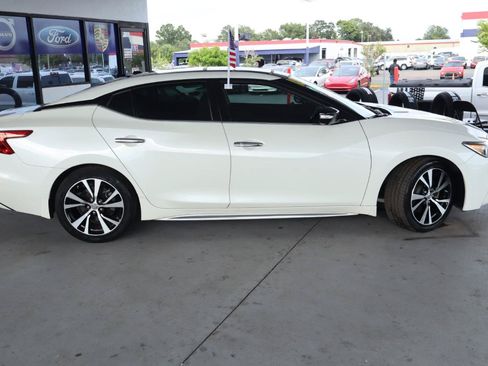 Used 2018 Nissan Maxima Platinum FWD image 4