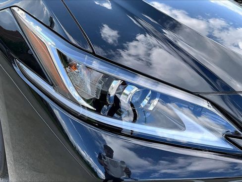 New 2025 Lexus ES 350 w/ Premium Package image 13