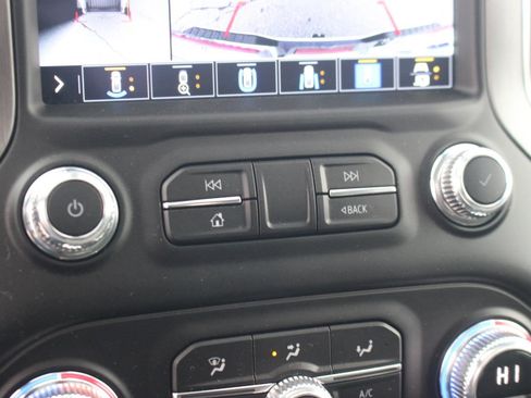 Used 2023 GMC Sierra 3500 Denali w/ Denali Ultimate Package image 25