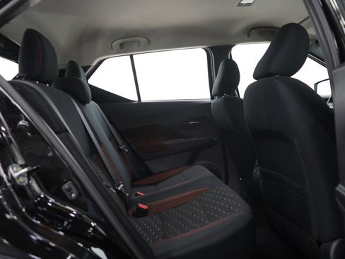 Used 2024 Nissan Kicks SR image 12