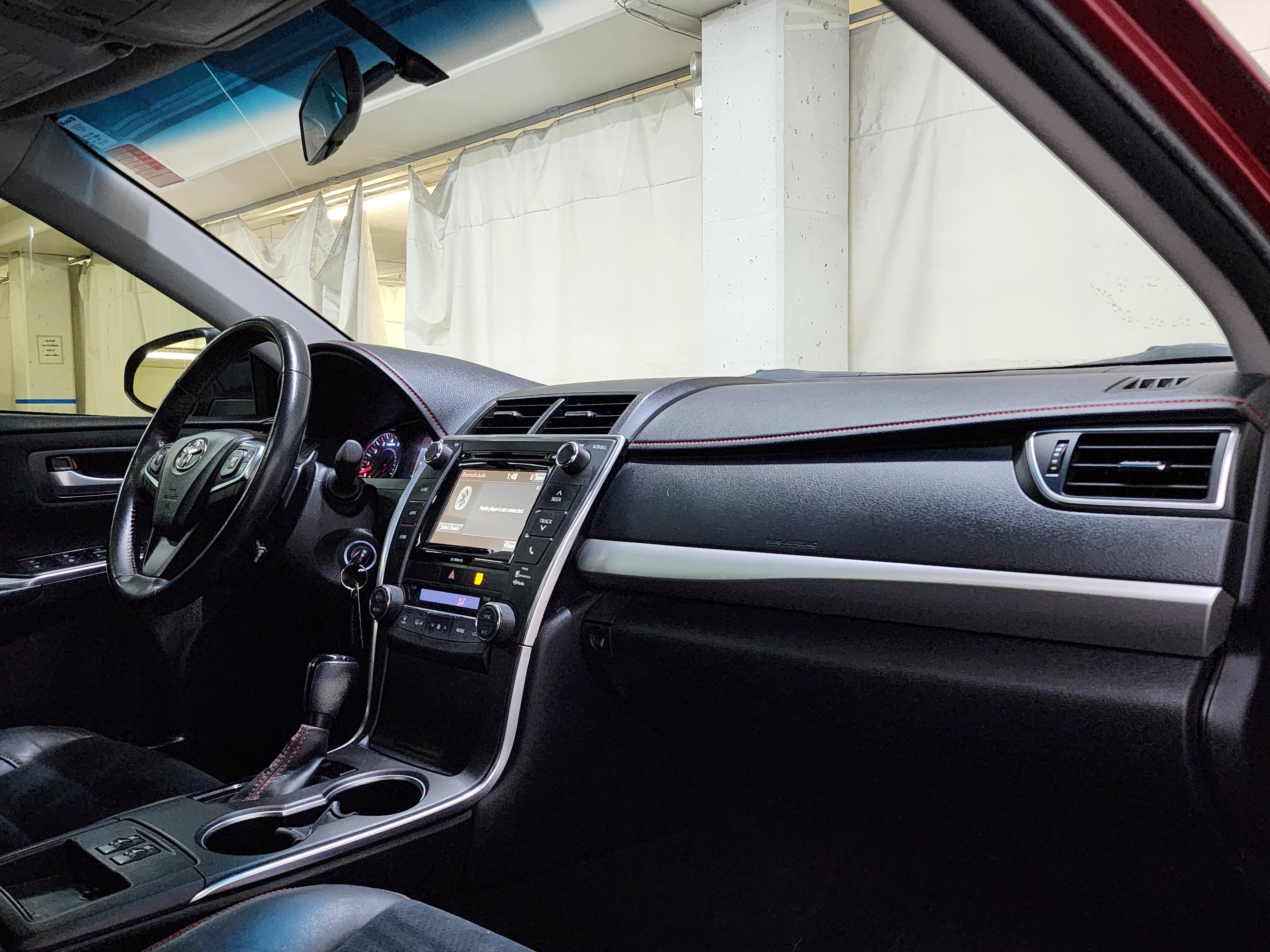 Used 2016 Toyota Camry XSE w/ Moonroof Package FWD image 22