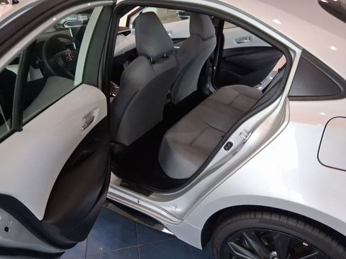 Used 2025 Toyota Corolla SE w/ SE Premium Package image 9