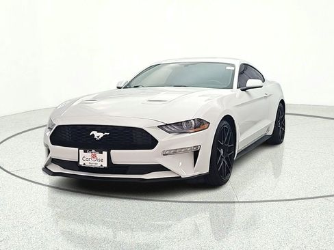 Used 2018 Ford Mustang Coupe RWD image 2