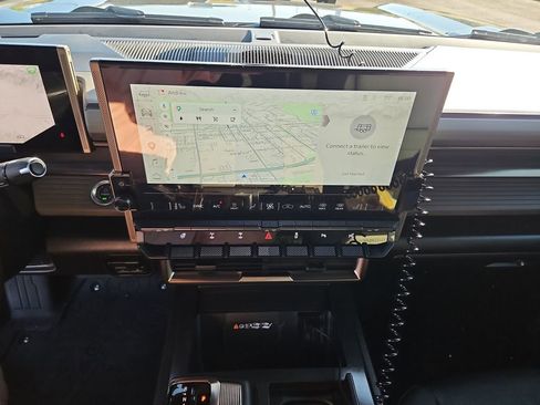 Used 2024 GMC Hummer EV 3X w/ Extreme Off-Road Package image 9