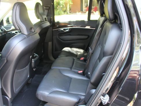 Used 2019 Volvo XC90 T6 Momentum w/ Protection Package Premier AWD/4WD image 11