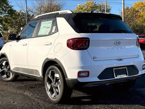 New 2026 Hyundai Venue SEL image 3