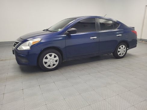Used 2018 Nissan Versa SV FWD image 2