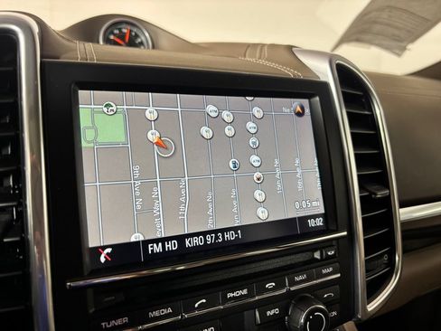 Used 2014 Porsche Cayenne Diesel AWD/4WD image 21