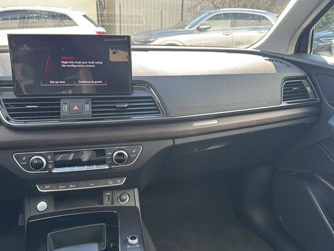 Used 2023 Audi Q5 2.0T Premium w/ Convenience Package image 11