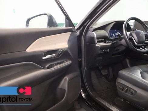 Certified 2024 Toyota Grand Highlander AWD Hybrid image 9