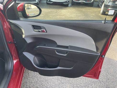 Used 2016 Chevrolet Sonic LT image 9