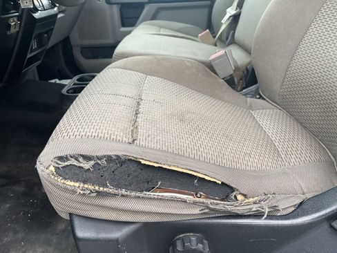 Used 2019 Ford F250 XLT w/ Snow Plow Prep Package image 12