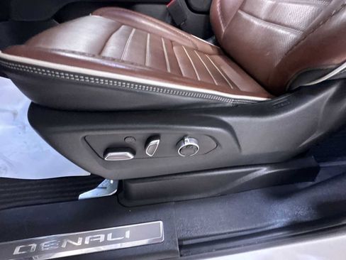 Used 2024 GMC Yukon Denali Ultimate image 13
