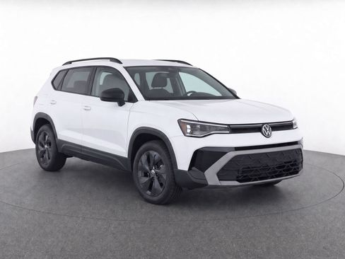 Used 2025 Volkswagen Taos S FWD image 1