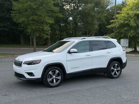 Used 2019 Jeep Cherokee Limited image 10
