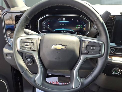 Used 2024 Chevrolet Silverado 1500 LT AWD/4WD image 9