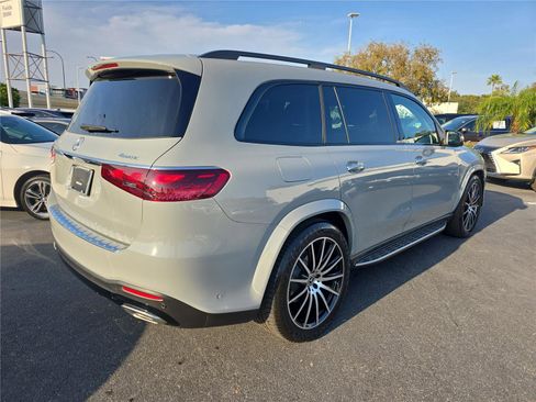 Used 2024 Mercedes-Benz GLS 580 4MATIC image 3
