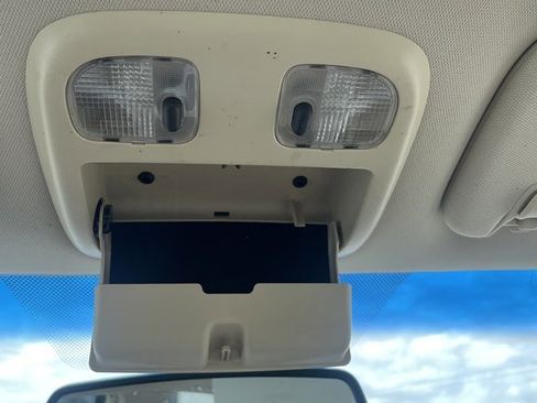 Used 2011 Ford Fusion SEL image 18