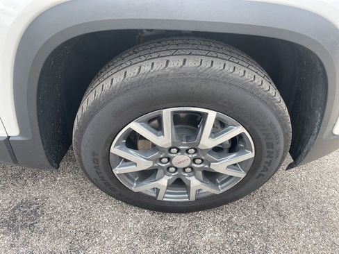 Used 2023 GMC Acadia SLT w/ Technology Package image 12