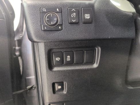 Used 2018 Lexus GX 460 Premium w/ Premium Package AWD/4WD image 13