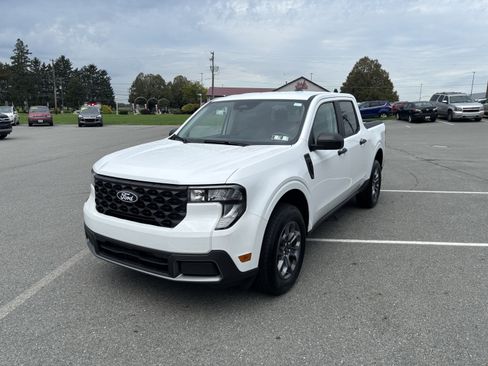 Certified 2025 Ford Maverick XLT w/ Equipment Group 302A AWD/4WD image 3