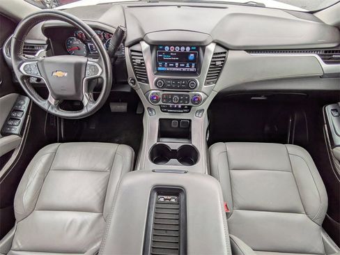 Used 2017 Chevrolet Suburban LT image 16