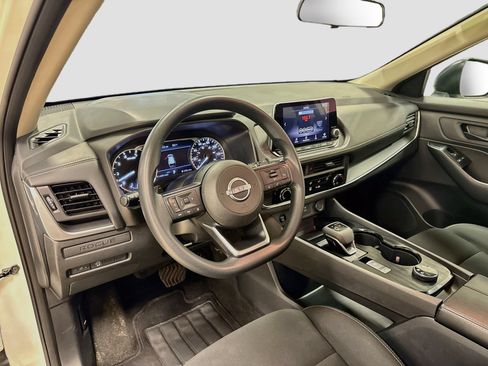 Used 2024 Nissan Rogue S AWD/4WD image 9