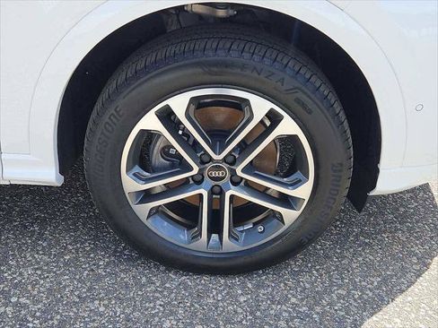 Certified 2025 Audi Q5 Premium w/ Convenience Package AWD/4WD image 9