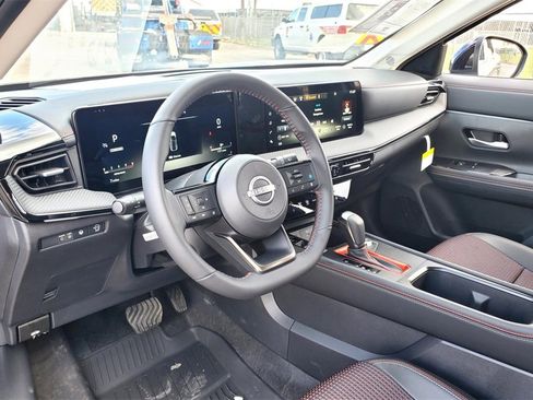 New 2025 Nissan Kicks SR w/ Illumination Package image 6