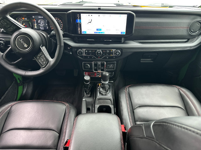 Used 2025 Jeep Wrangler Unlimited Rubicon AWD/4WD image 19