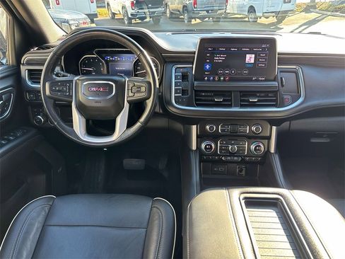 Used 2021 GMC Yukon XL SLT w/ SLT Premium Package image 13