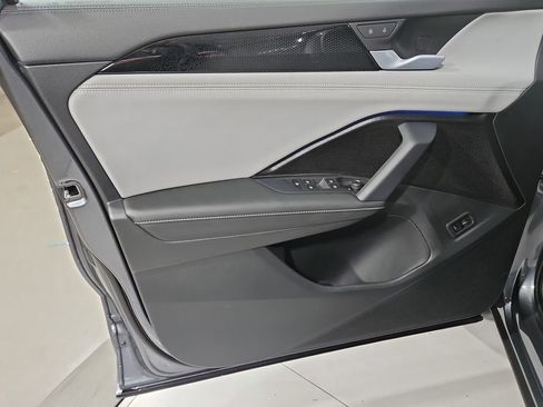 New 2026 Volkswagen Tiguan SE R-Line image 10