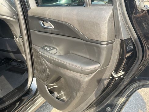 Used 2025 Jeep Grand Cherokee Altitude AWD/4WD image 21
