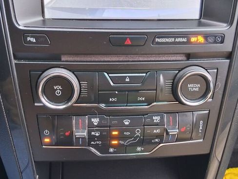 Used 2017 Ford Explorer XLT w/ Equipment Group 202A image 20