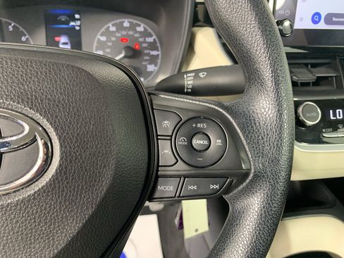 Used 2023 Toyota Corolla LE FWD image 19