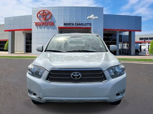 Used 2010 Toyota Highlander Limited AWD/4WD image 2