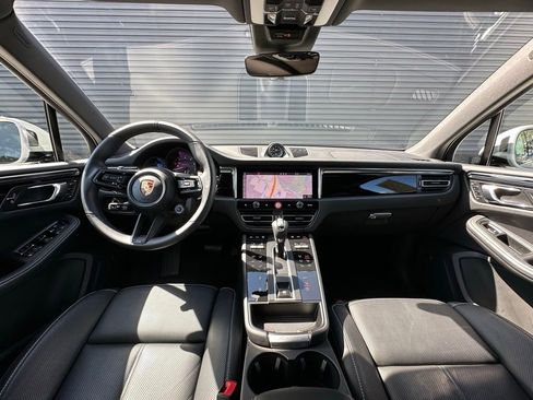 Certified 2026 Porsche Macan Turbo AWD/4WD image 6