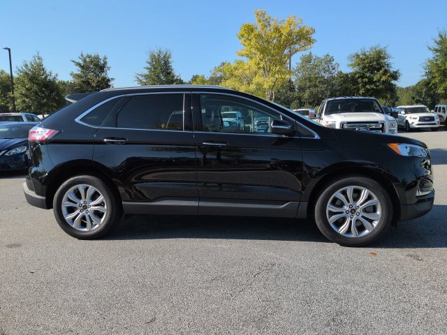 Used 2024 Ford Edge Titanium w/ Class II Trailer Tow Package AWD/4WD image 3