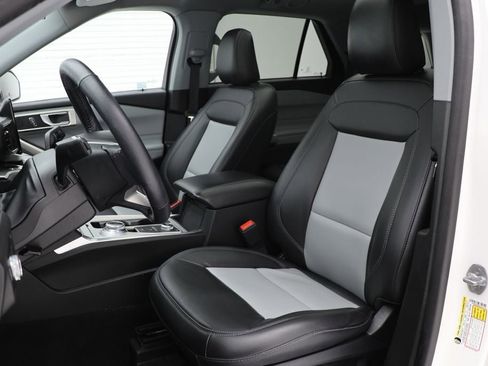 Used 2023 Ford Explorer XLT w/ Equipment Group 202A image 16