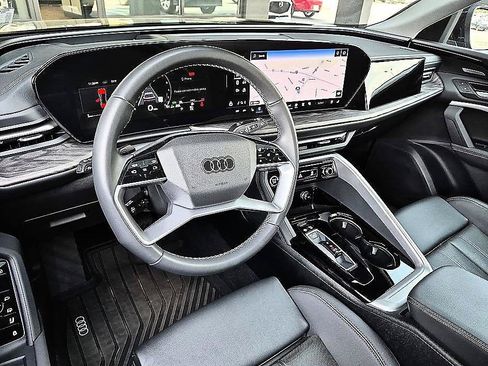 Used 2025 Audi Q5 Premium Plus AWD/4WD image 30