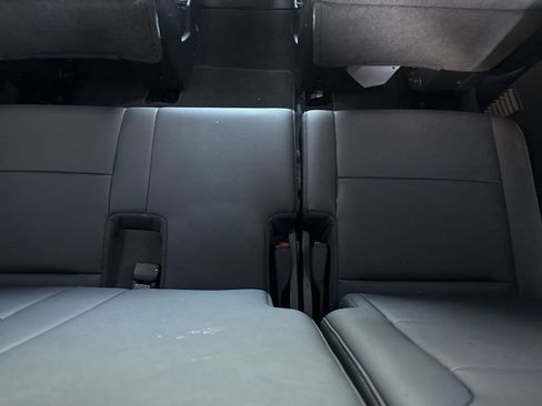 Used 2025 GMC Acadia Elevation w/ Elevation Premium Package AWD/4WD image 27