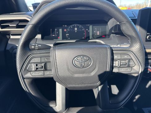 Used 2025 Toyota Tacoma SR image 15